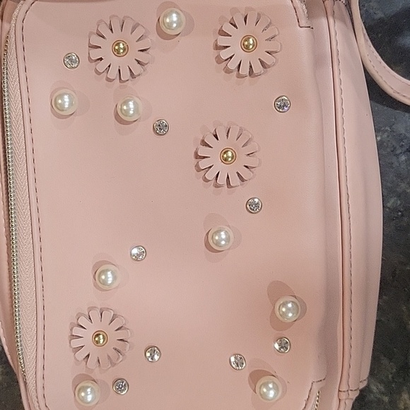 NWT Studio 33 Pink Crossbody Bag with Floral Embellishment - Picture 2 of 8
